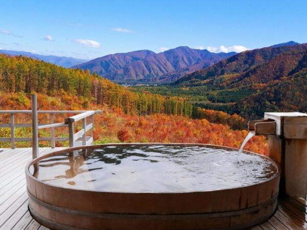 紅葉の露天風呂