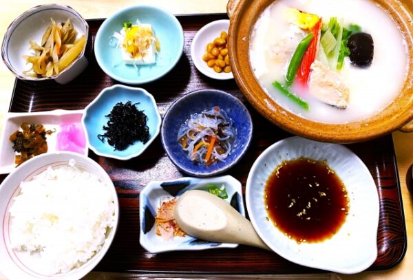 嬉野名物、温泉湯豆腐セット