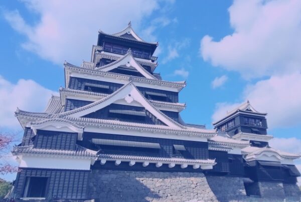 青空に映える熊本城