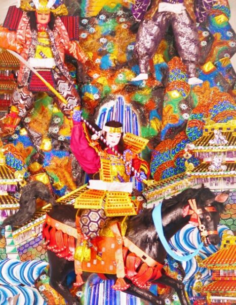 博多祇園山笠の色鮮やかな飾り山